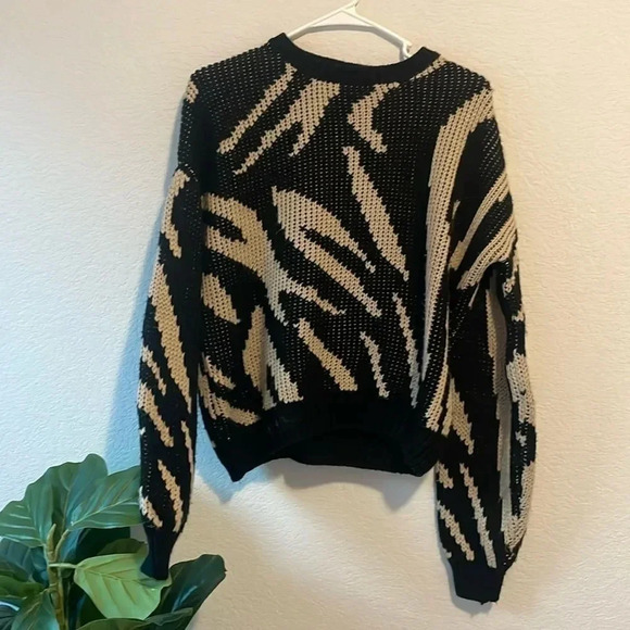 For the Republic Medium black and tan sweater - Picture 1 of 6